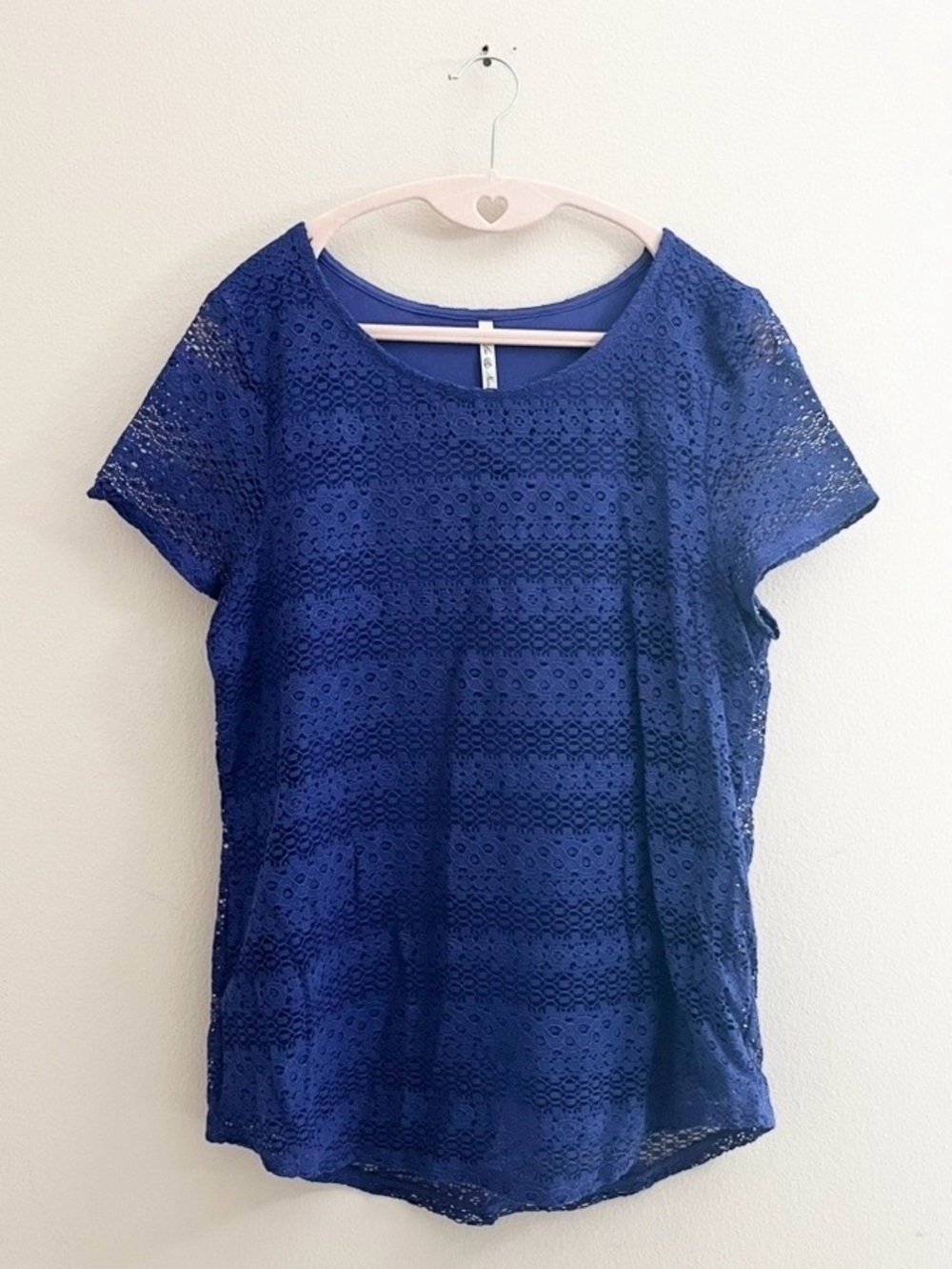 5/$15 🩷 MUST BUNDLE Leo & Nicole Women’s Navy Lace Short-Sleeve Top